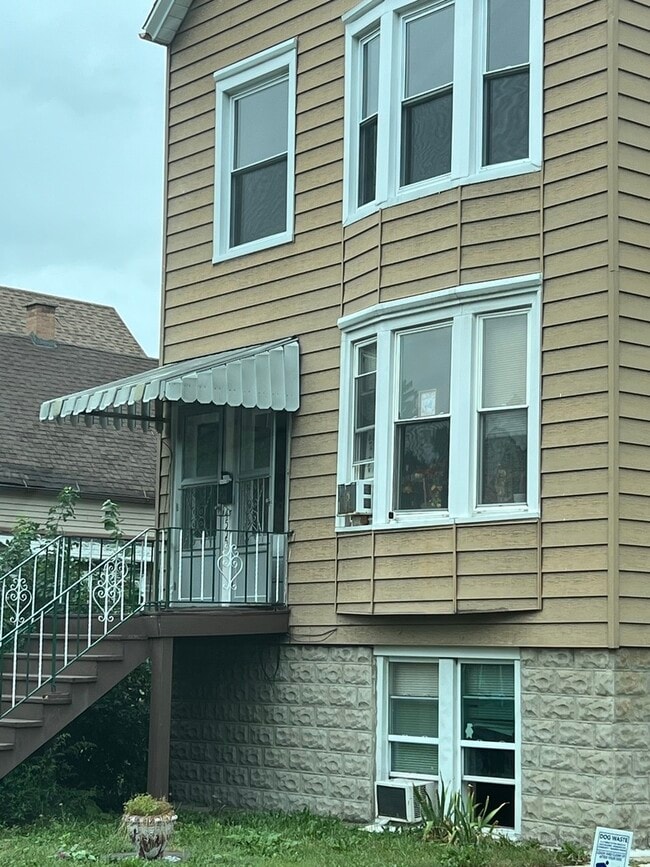 Building Photo - 4555 S Francisco Ave