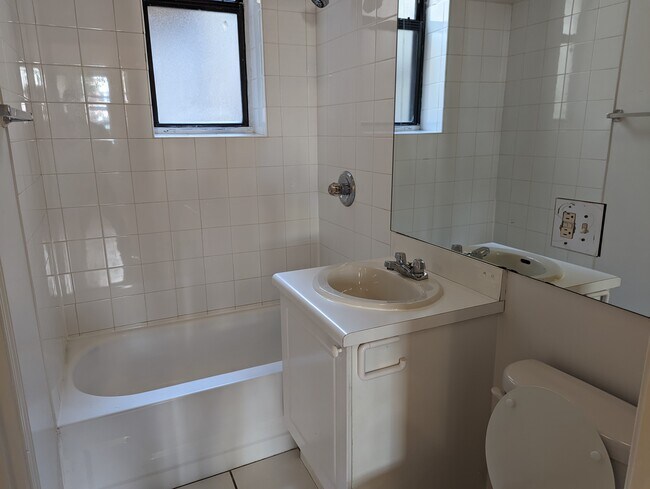 Photo - 912 W Dakin St Unit 917-102