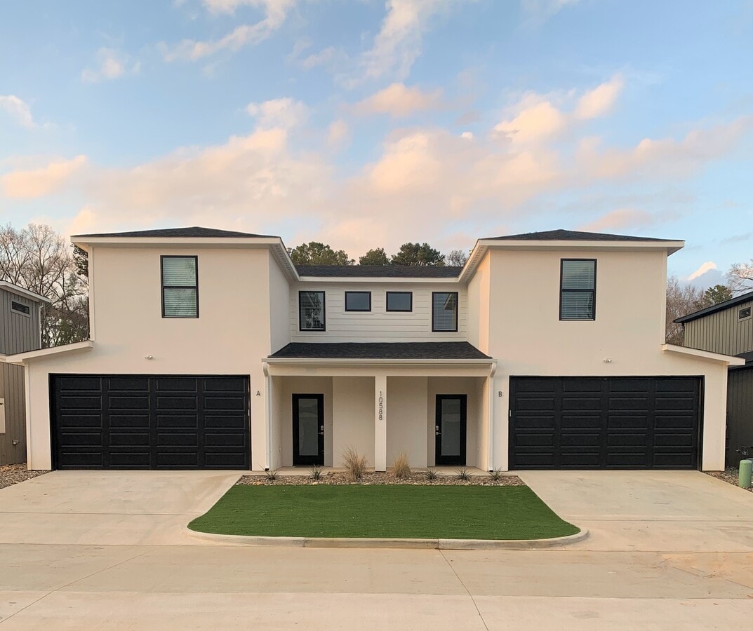 Photo - 10588 Brothers Ln Townhome