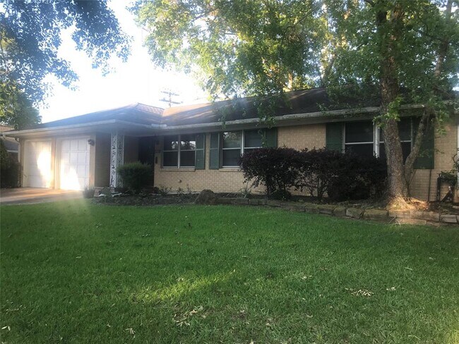 Photo - 1806 Foxwood Rd House