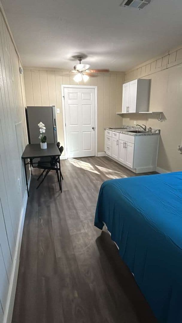 Photo - 1120 Union St S