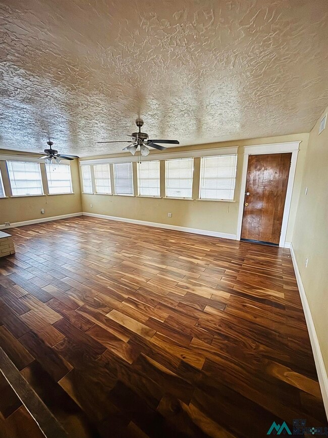 Photo - 1317 Stratford Ln