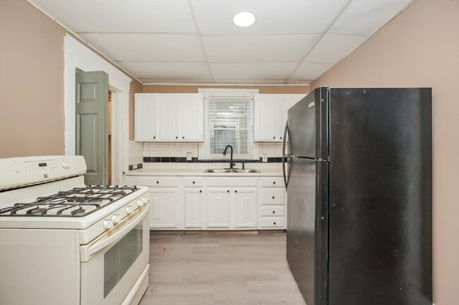 Photo - 10906 Grantwood Ave