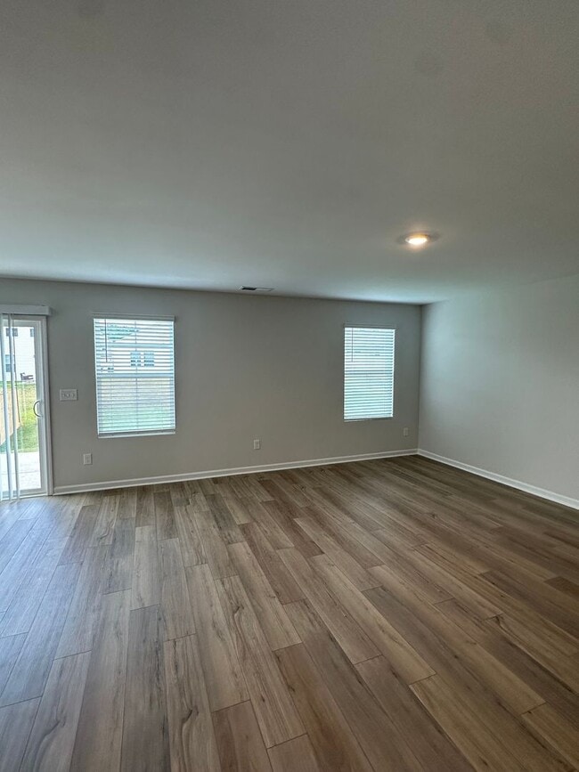 Photo - 926 Lodgepole Ln