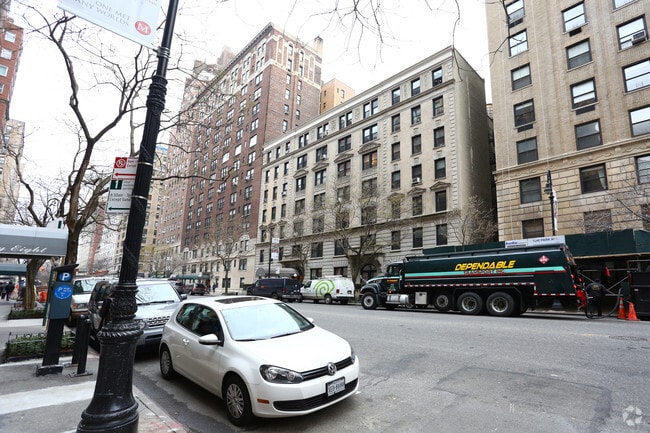 Primary Photo - 61 E 86th St