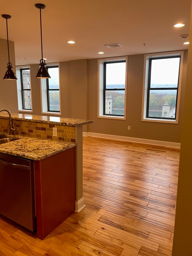 Photo - 11 W Market St Unit 802