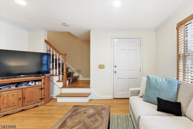 Photo - 260 Walnut St Unit 9