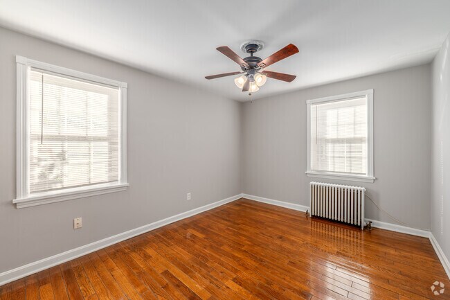 1BR, 1BA - 550SF - Bedroom