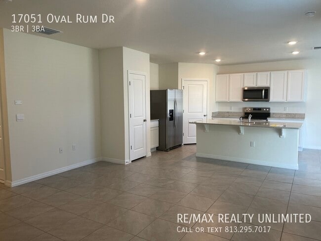 Photo - Lagoon Living! Southshore Bay - Oval Rum D...