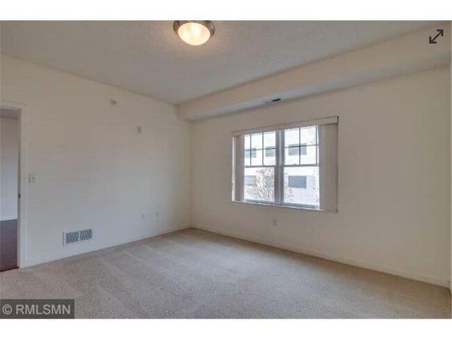 Photo - 619 SE 8th St Unit 309