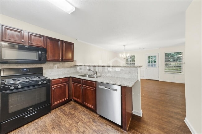 364 Hidden Creek Ln