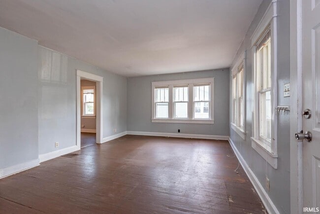 Photo - 204 S Clark St