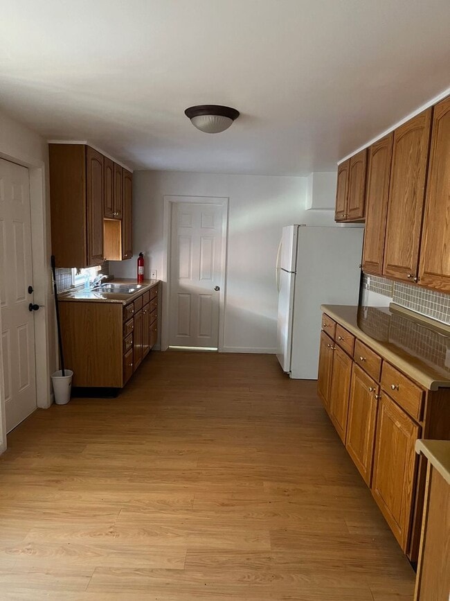 Photo - Spacious 3Bed/1 Bath Townhouse