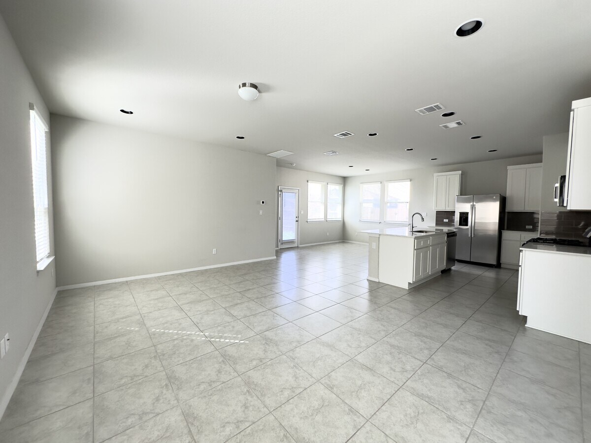 Photo - 171 Tempest Trl House