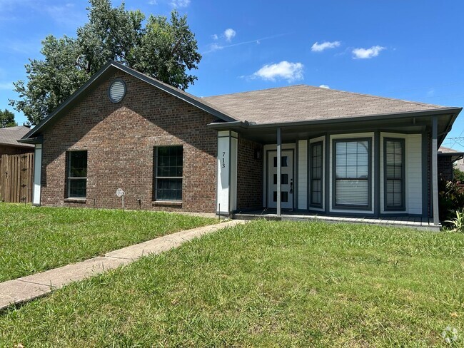 Building Photo - 713 Buttercup Trail Rental