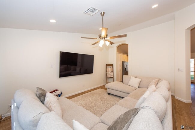 Photo - 3484 W 14th St