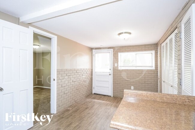 Photo - 2293 Maxville Ln