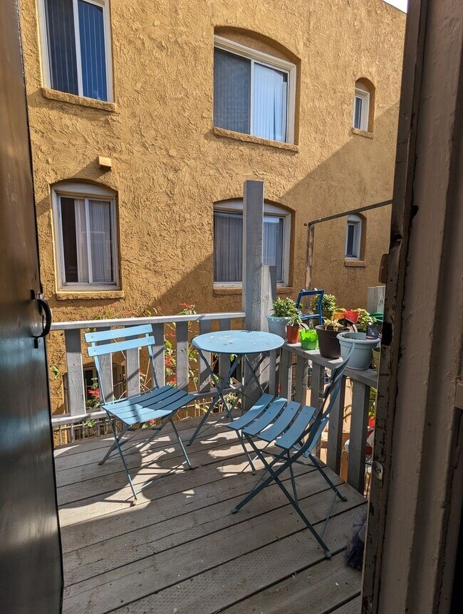 Photo - Charming 1920s Parisian-Inspired 1b1b town...