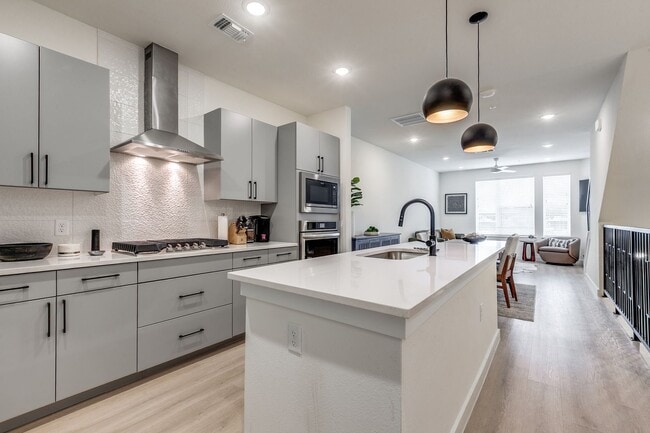 Photo - LUXURY 3-BEDROOM TOWNHOUSE AT GRAYSON HOUSE