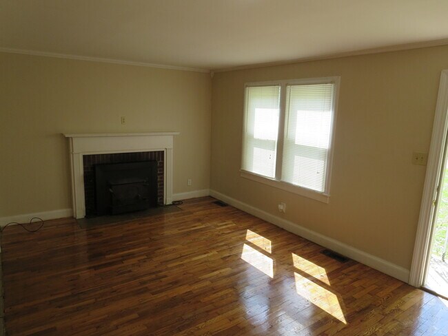 Photo - Cute as a button! Near Downtown Shelbyville