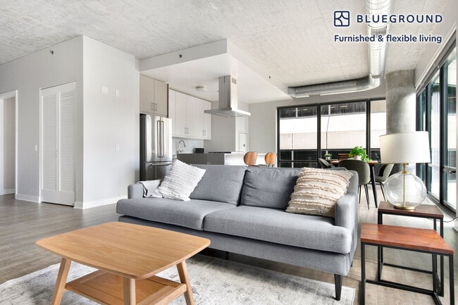 Photo - 423 E Ohio St Unit FL3-ID1393