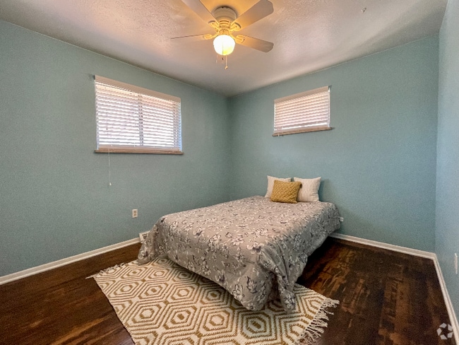 Building Photo - 620 S Oswego St Rental