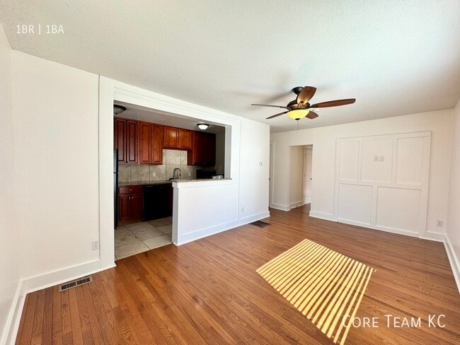 Photo - 4328 Roanoke Pkwy Unidad 206