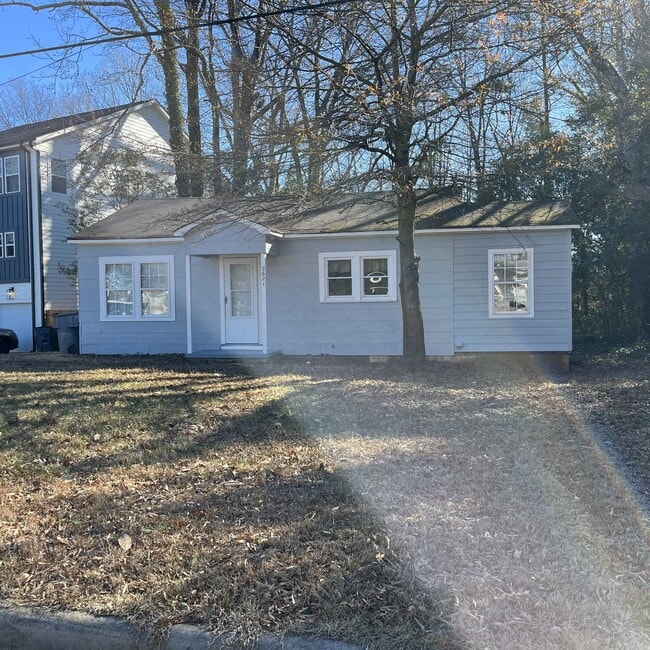 Photo - 2621 Dr Carver Rd