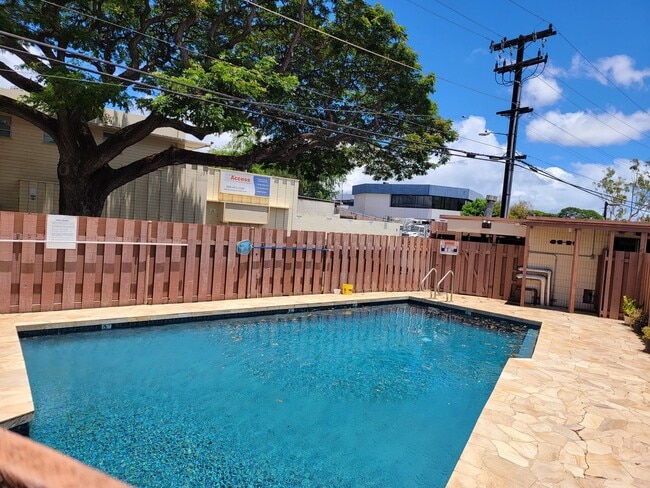 Photo - Parking, Large Lanai, Desirable location (RRLLC)