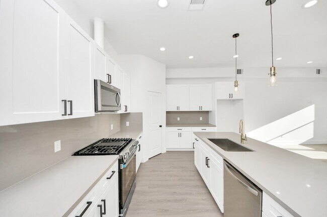 Photo - 9021 Spaulding St