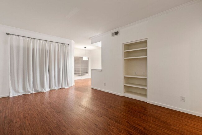 Photo - Amazing 1 bedroom, 1 bathroom Condo in Montevista! Unidad 1605