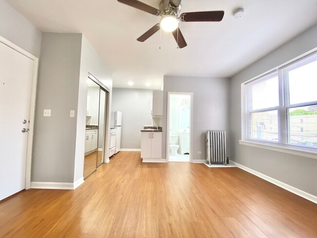 Photo - 4241 N Kenmore Ave Unit 207