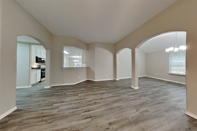 Photo - 3701 Oak Crossing Dr