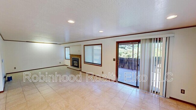 Photo - 2075 Griswold Dr