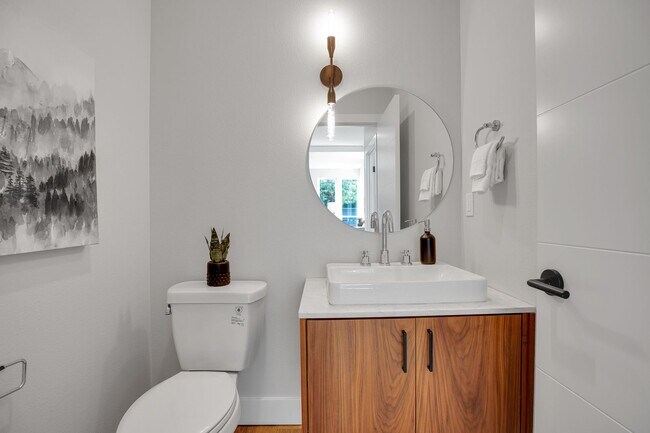 Photo - Urban Modern 5 Bedrooms, 3 1/2 Bathrooms, ...