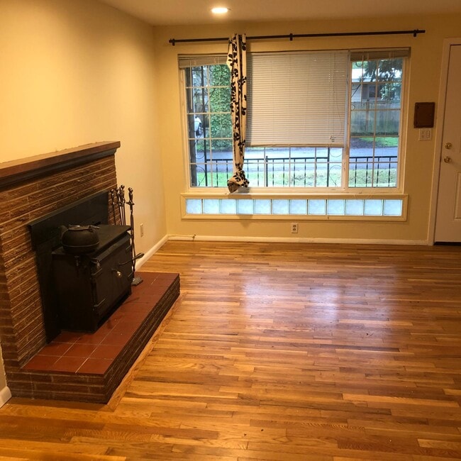 Photo - 804 NE 123rd St