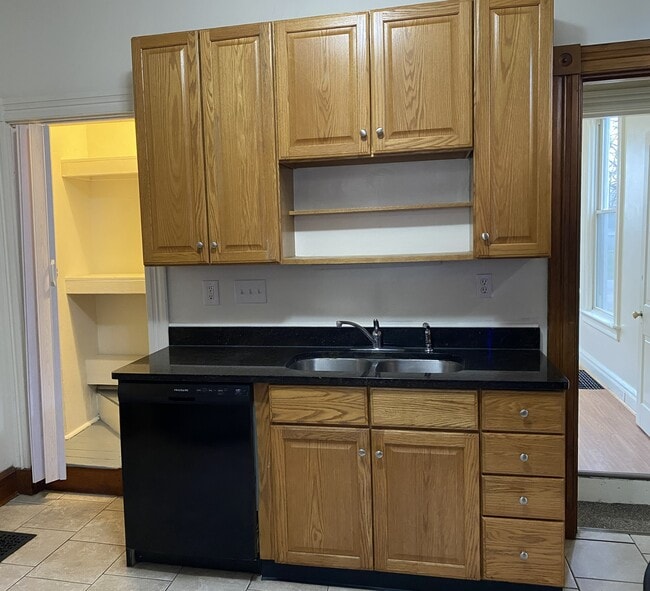 Photo - 8302 Curzon Ave