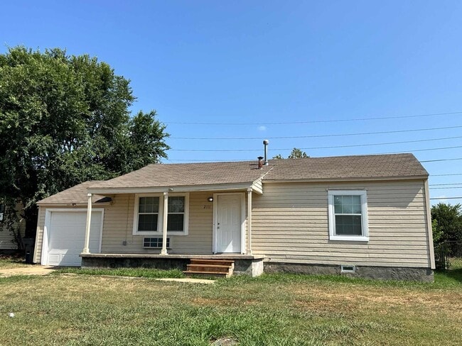 Photo - 2111 NW Hoover Ave House