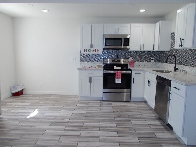 Photo - Upgraded 2nd-Floor Condo with Loft, Pool, ... Unit 29