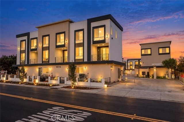 Building Photo - 9613 Juniper Ave Unit 19