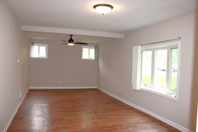 Photo - 480 N 3rd Ave