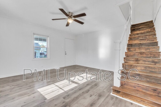 Photo - 109 S 7th St