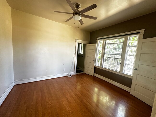 Photo - 1193 W 35th St