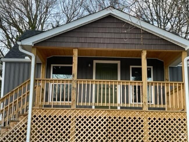 Building Photo - Knoxville 37919 - 3 bedroom, 2 bath home -...