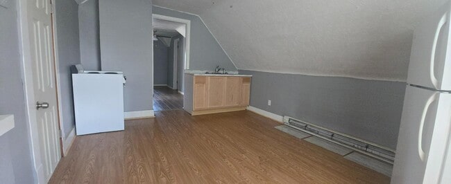 Building Photo - 12406 Saywell Ave Rental