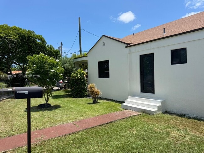 Photo - 2160 NW 30th St