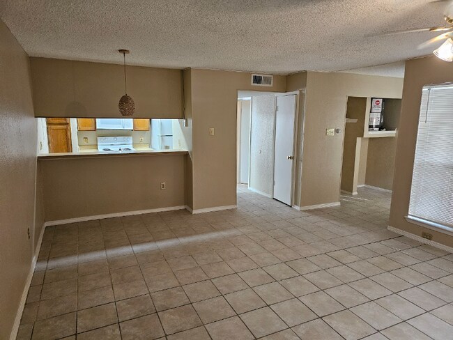 Photo - 9611 Walnut St