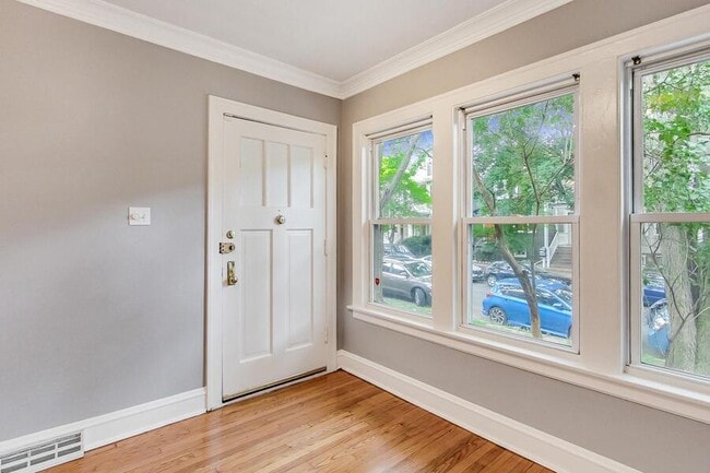 Photo - 1521 W Nelson St