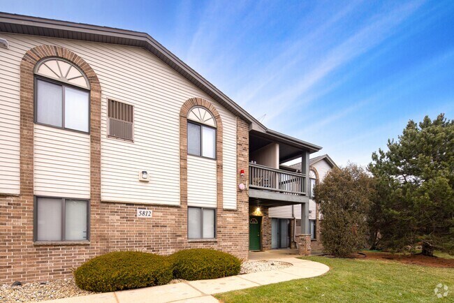 Courtyard Junction Apartments