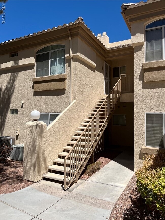 Building Photo - 7400 W Flamingo Rd Unit 1067